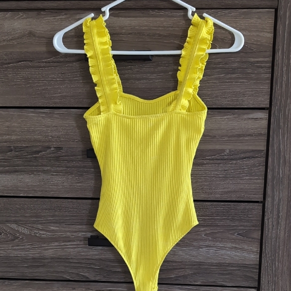 Yellow Ribbed Bodysuit with Ruffle Straps - Picture 4 of 4
